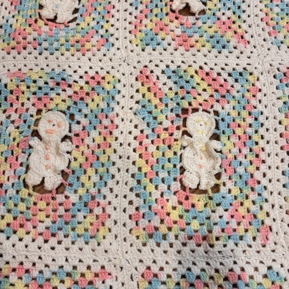 Vintage Crochet Baby Blanket Granny Square Pastel‎ Gingerbread Man Afghan Throw
